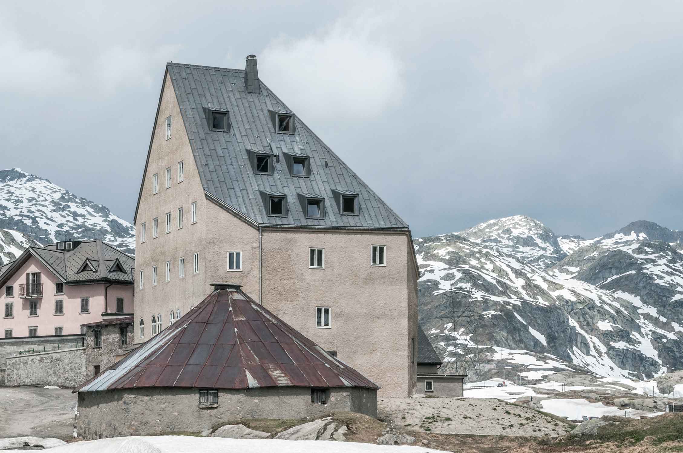Aussenaufnahme Hospiz Sankt Gotthard Architekturfotografie Regine Giesecke