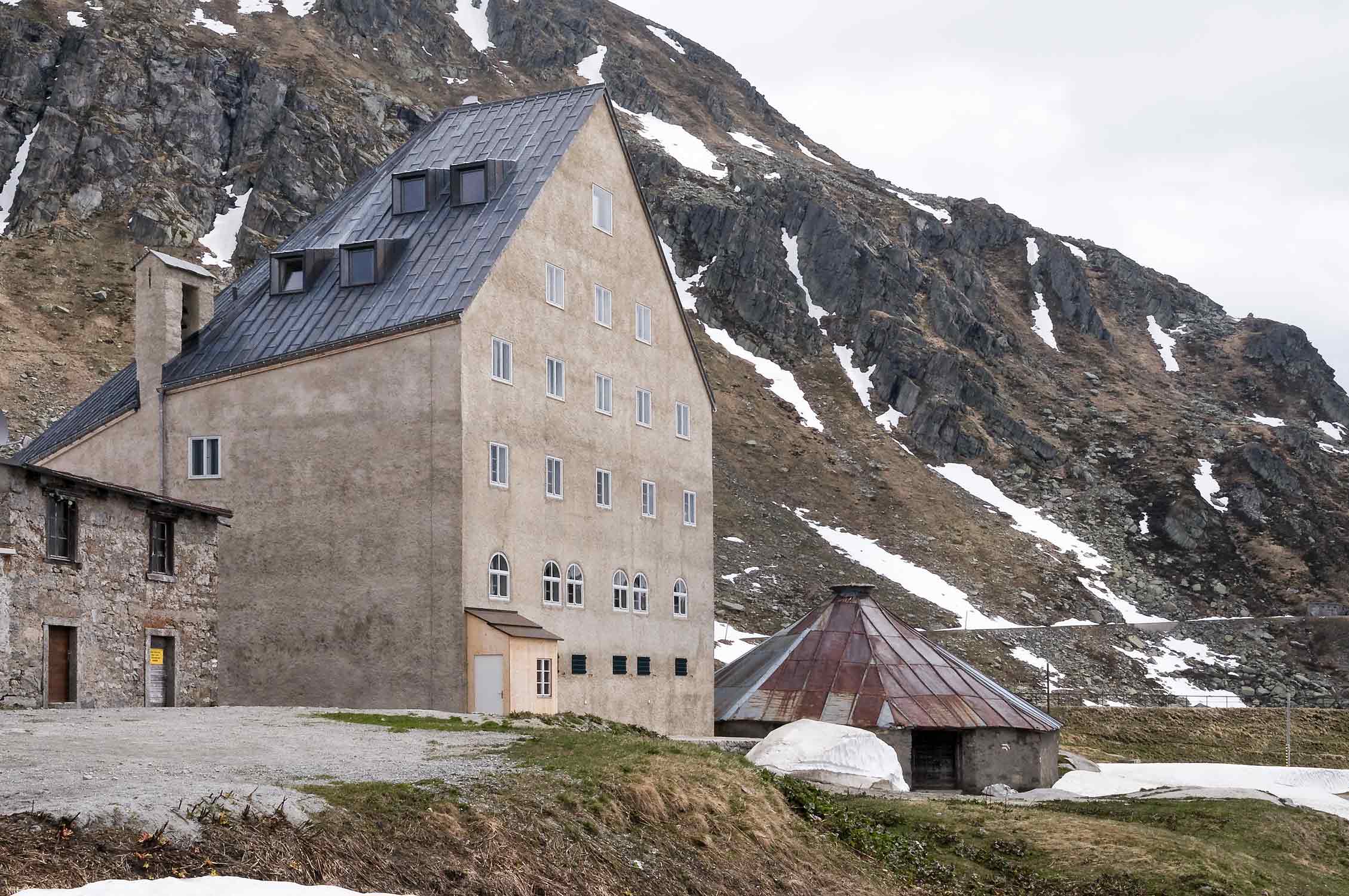 Aussenaufnahme Hospiz Sankt Gotthard Architekturfotografie Regine Giesecke