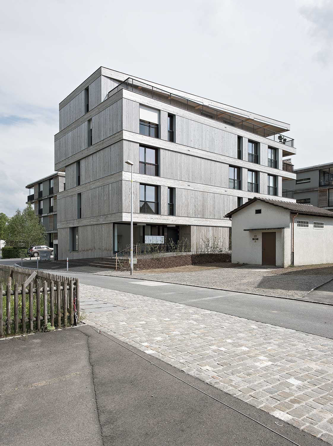 Aussenaufnahme Strasse Birizug Unterägeri Architekturfotografie Regine Giesecke