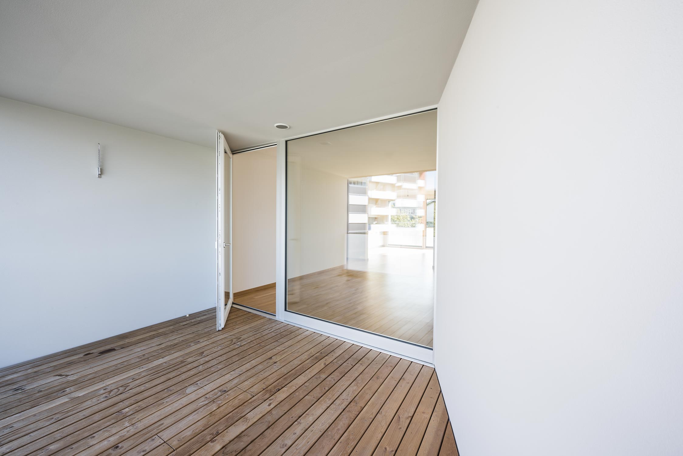 Innenaufnahme Aussenraum Ahornstrasse Zug Architekturfotografie Regine Giesecke