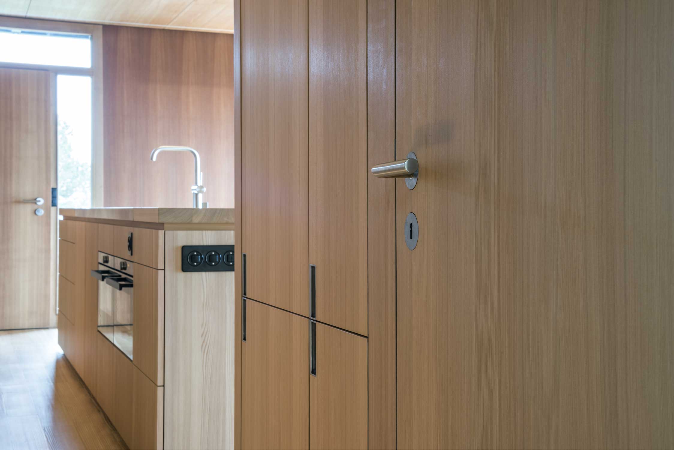 Innenaufnahme Küche Bungalow Walchwil Architekturfotografie Regine Giesecke