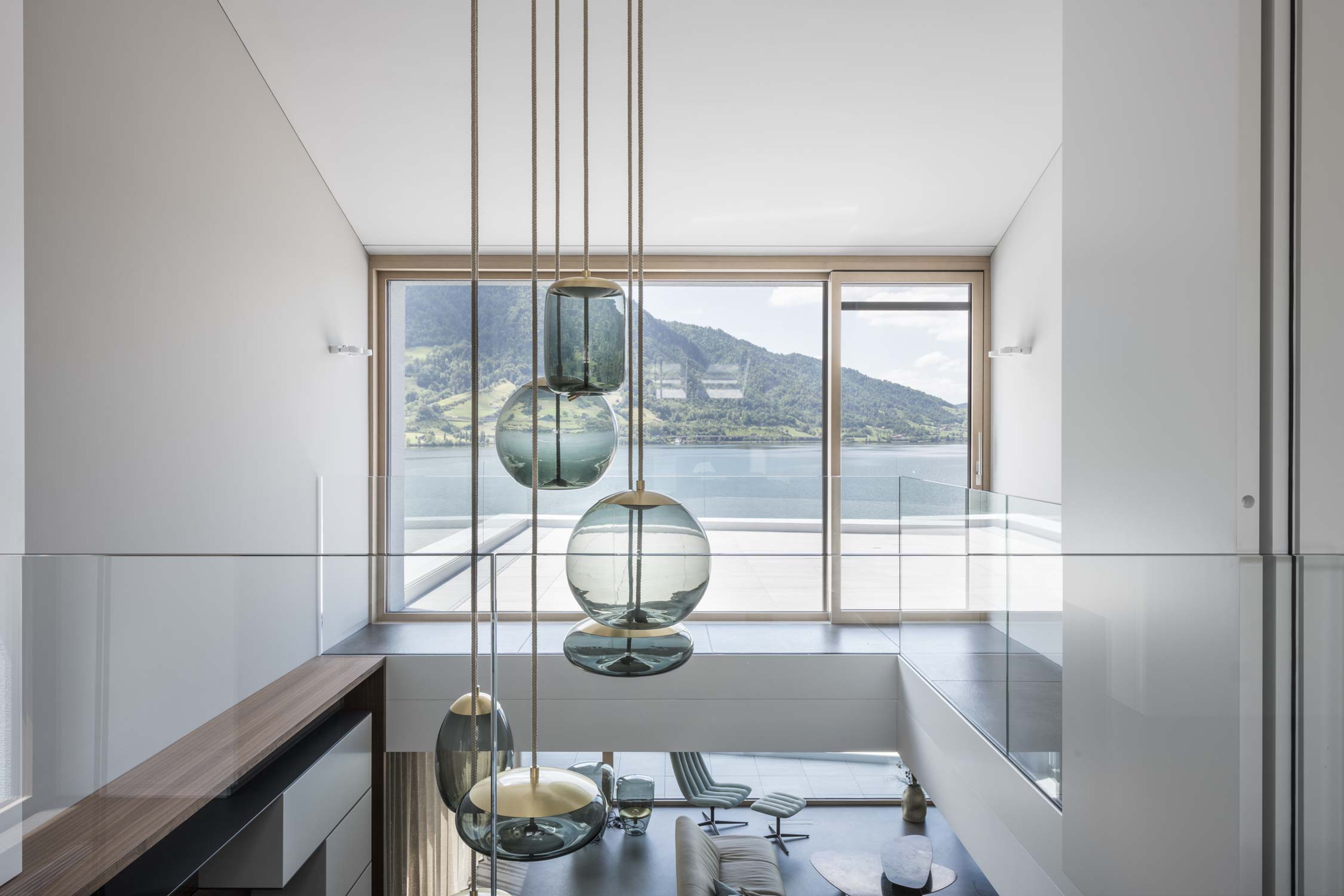 Innenaufnahme Empore Villa in Arth Architekturfotografie Regine Giesecke