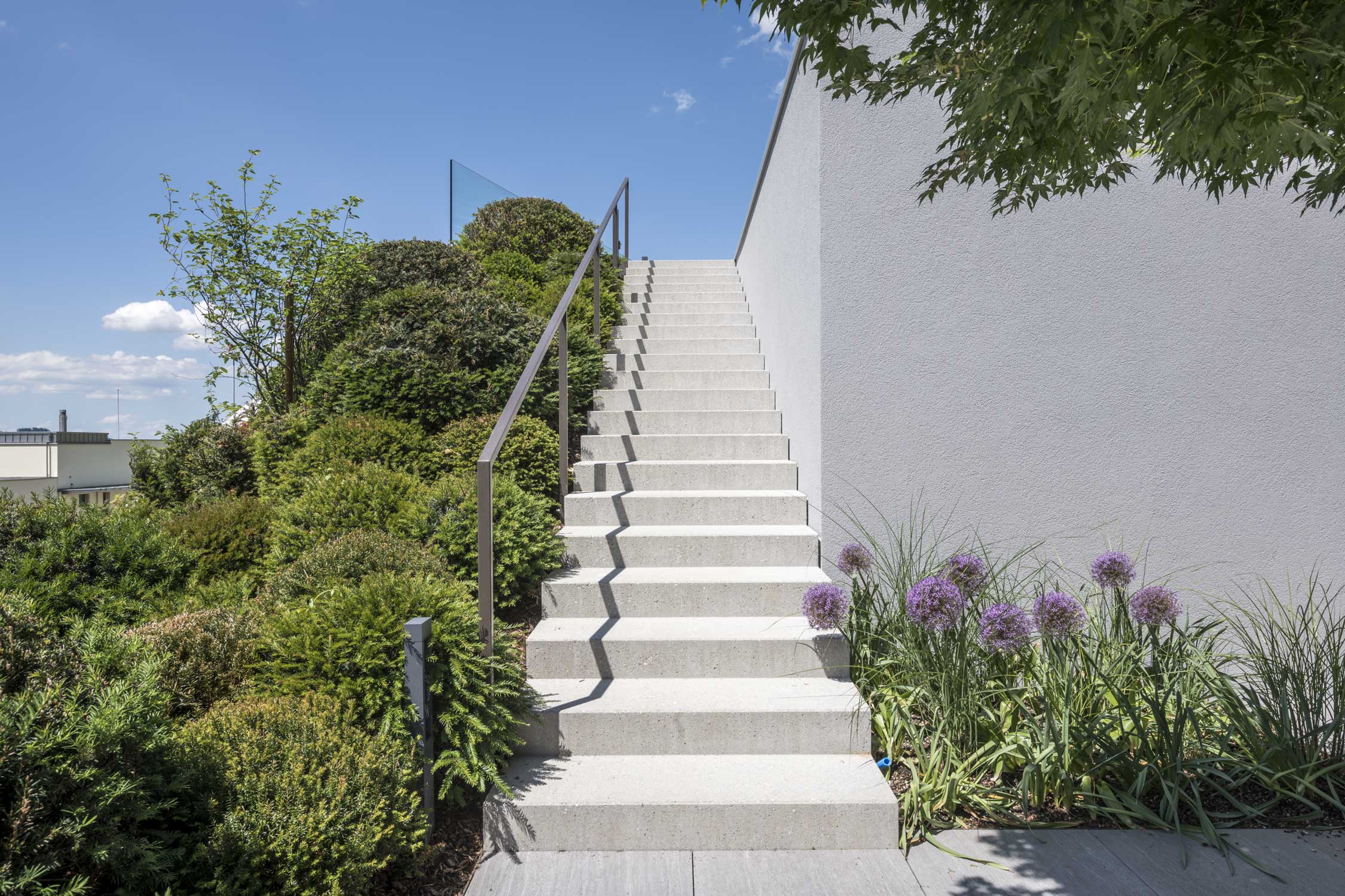 Aussenaufnahme Treppen Villa in Arth Architekturfotografie Regine Giesecke