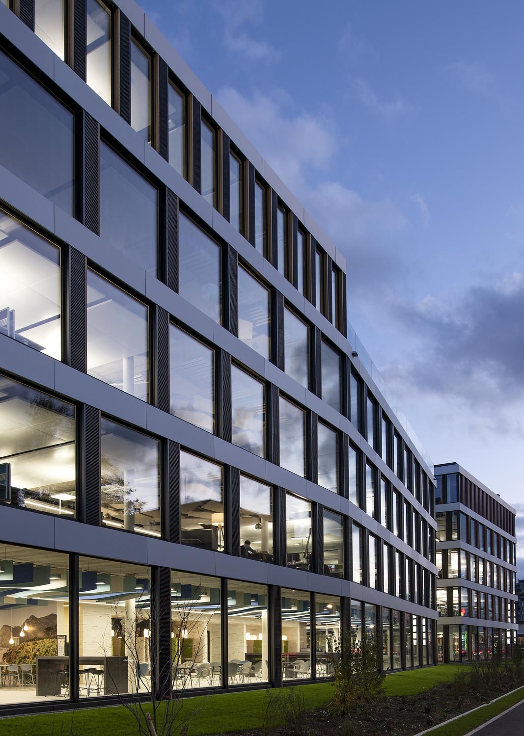 Nachtaufnahme Helix Cham Axess Architekturfotografie Regine Giesecke