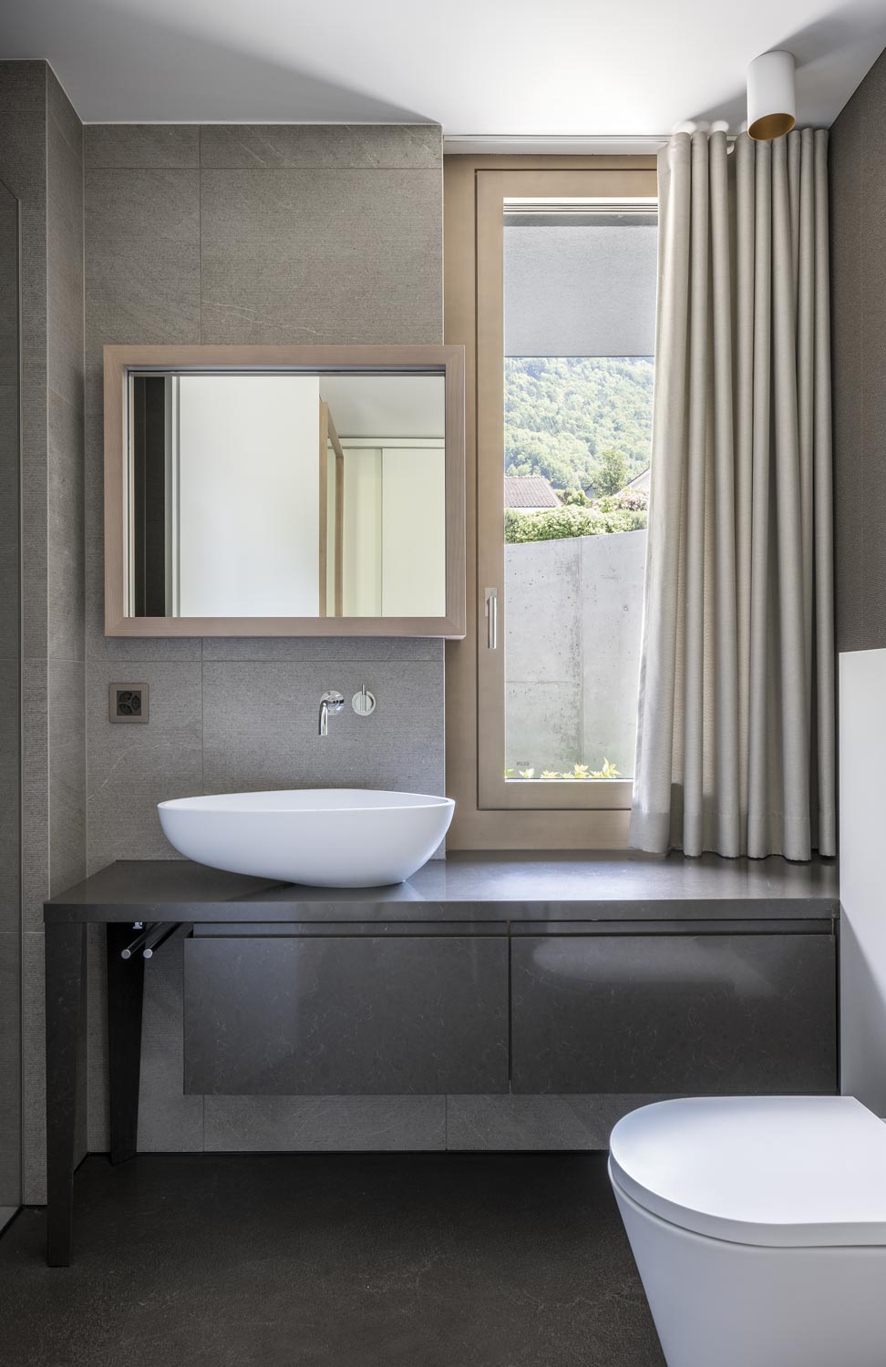 Innenaufnahme Badezimmer Villa in Arth Architekturfotografie Regine Giesecke