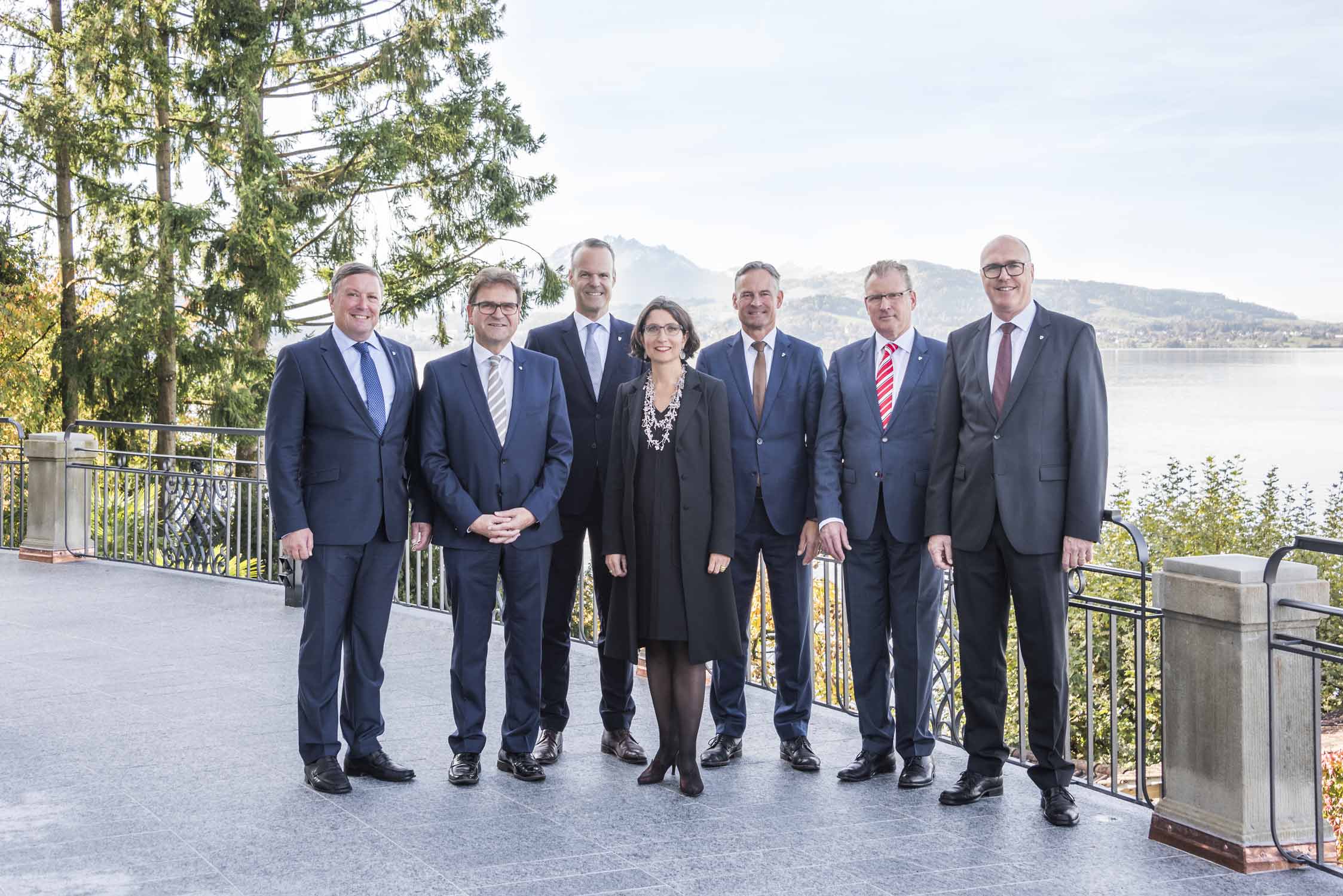 Gruppenaufnahme farbig on Location bei natürlichem Tageslicht von Regine Giesecke Photography