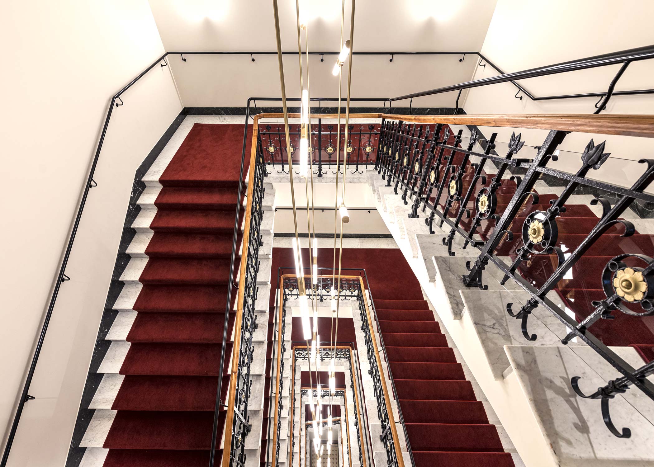 Treppenhaus im Hotel Kempinski-Engelberg-1680-c-Regine-Giesecke