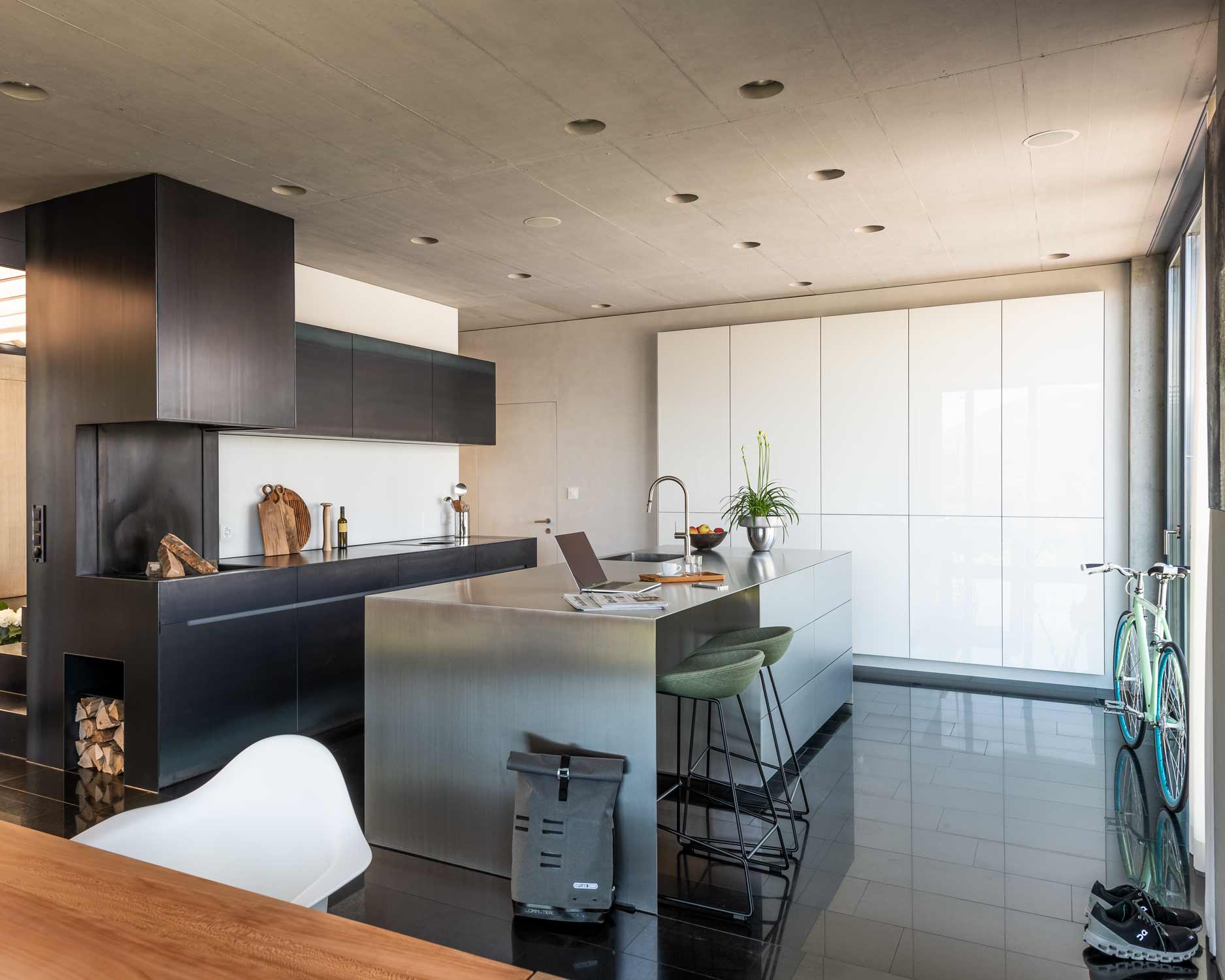 Interior Design Kueche inszeniert Huenenberg, Zug. Fotografiert von Regine Giesecke Architecture Photography GmbH