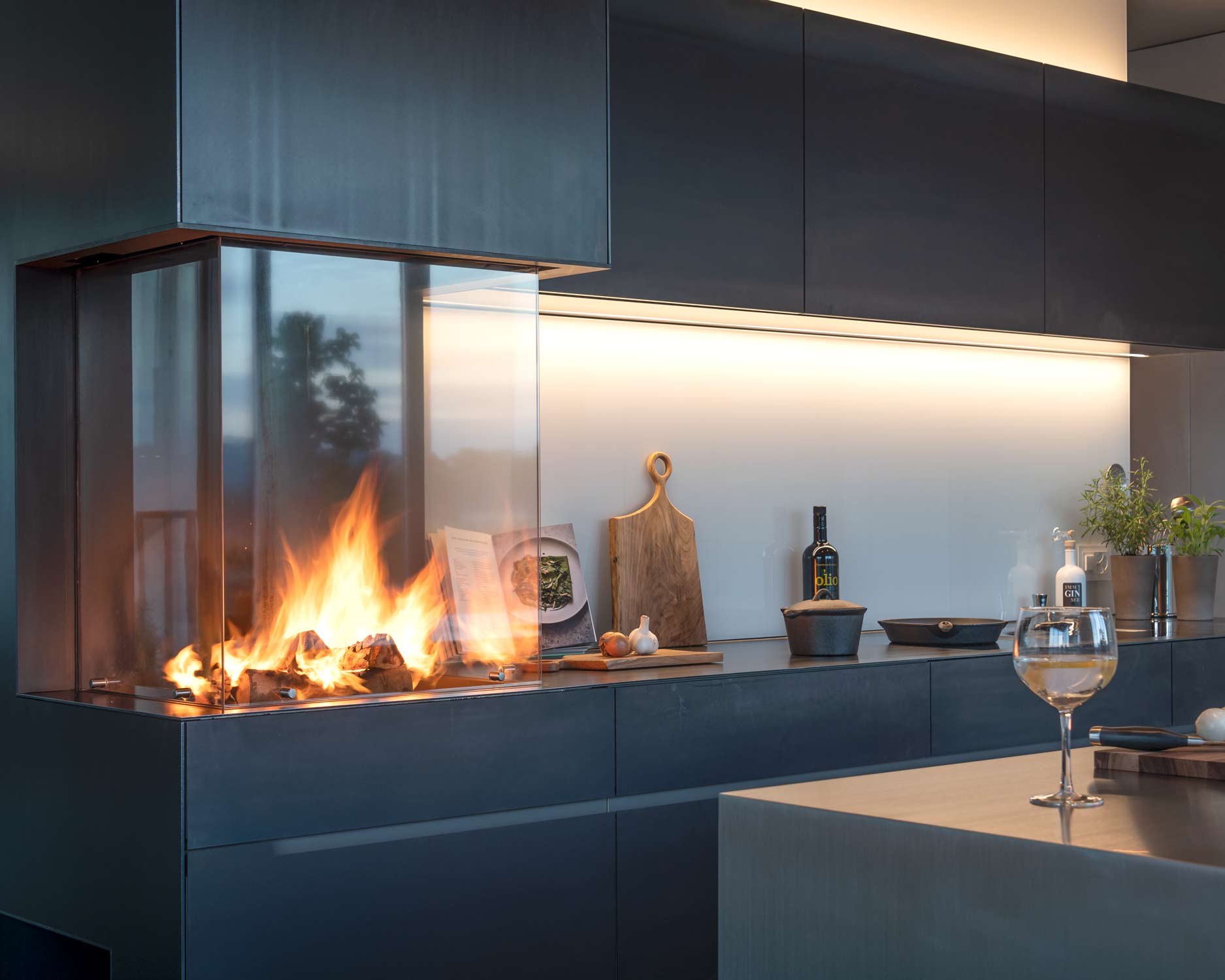 Interior Design Kueche inszeniert Huenenberg, Zug. Fotografiert von Regine Giesecke Architecture Photography GmbH