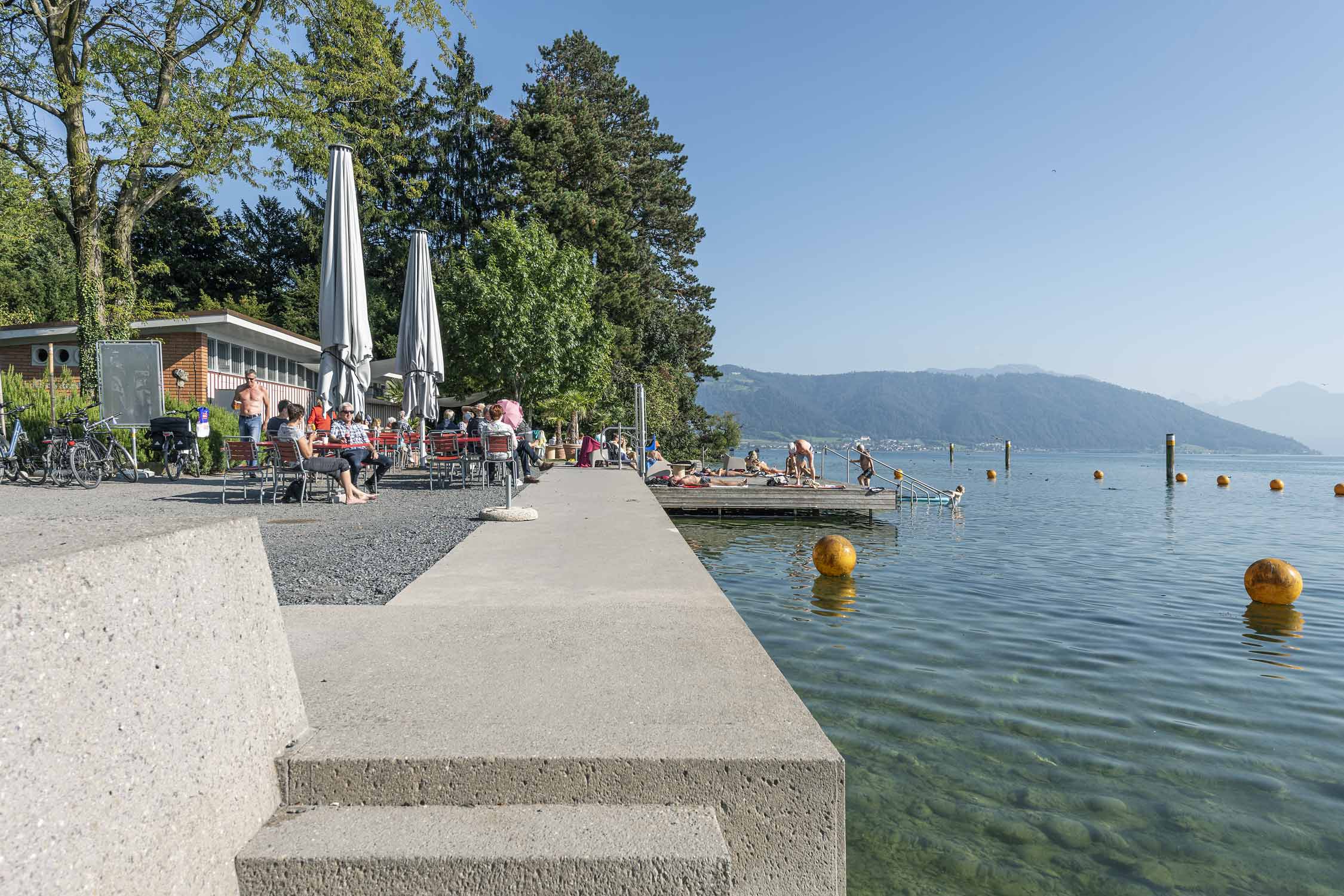 Hirsgartenbad in Cham. Fotografiert von Regine Giesecke Architecture Photography GmbH