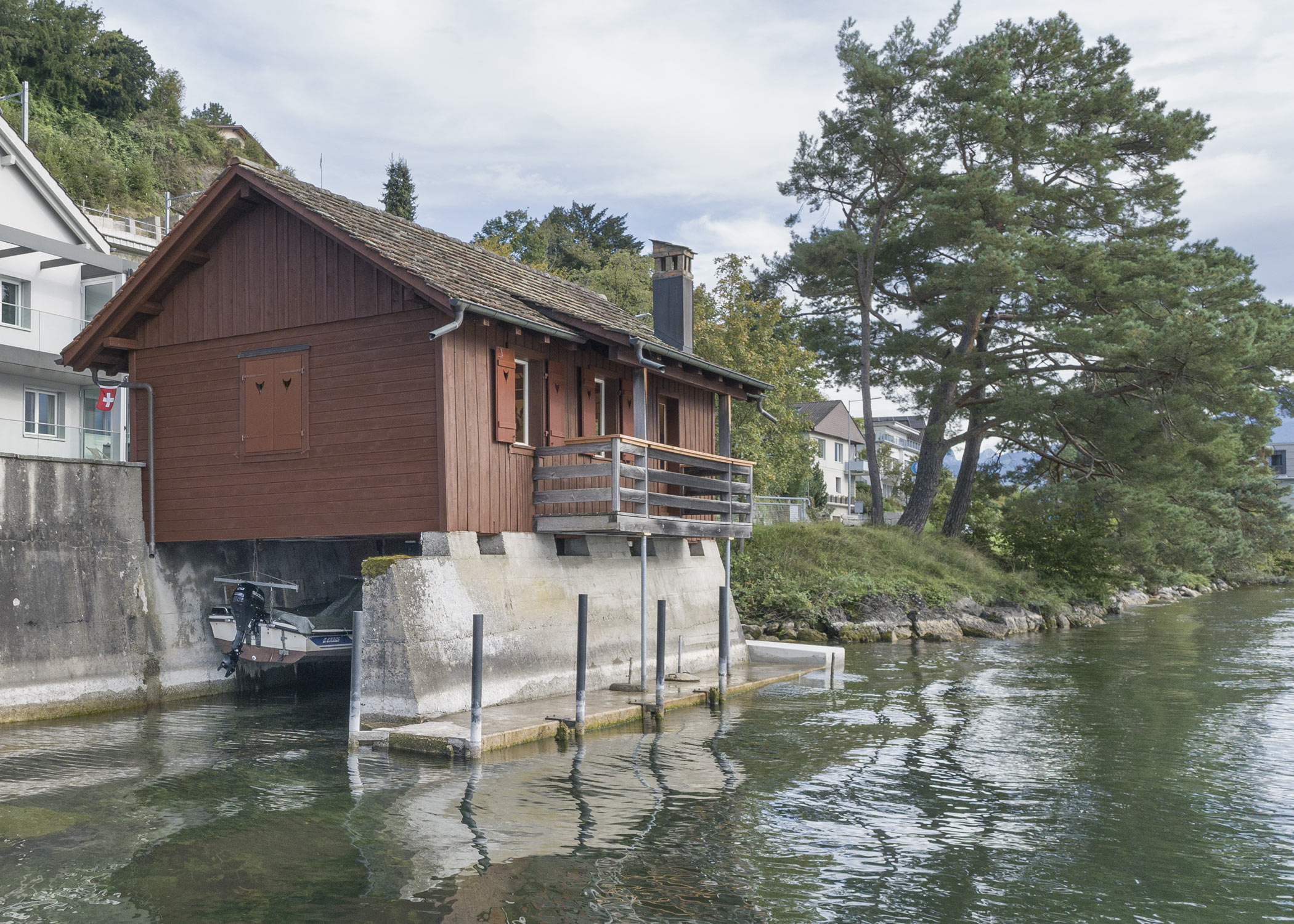 Umbau Innenarchitektur Bootshaus am Zugersee. Architekturfotograf Regine Giesecke