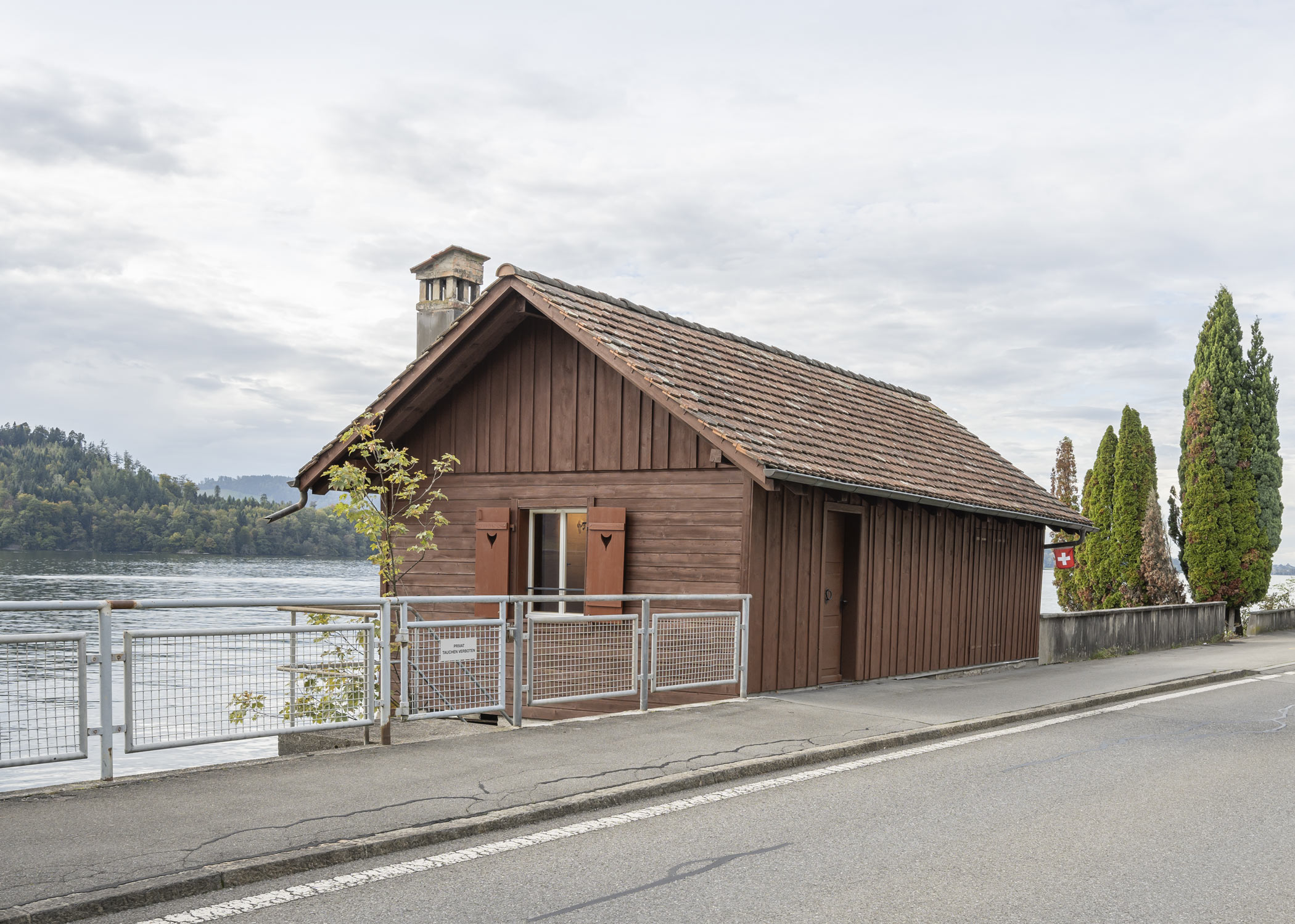 Bootshaus am Zugersee, Innenaufnahme, Holz, gemütlich, Tiny House, Architekturfotograf Regine Giesecke