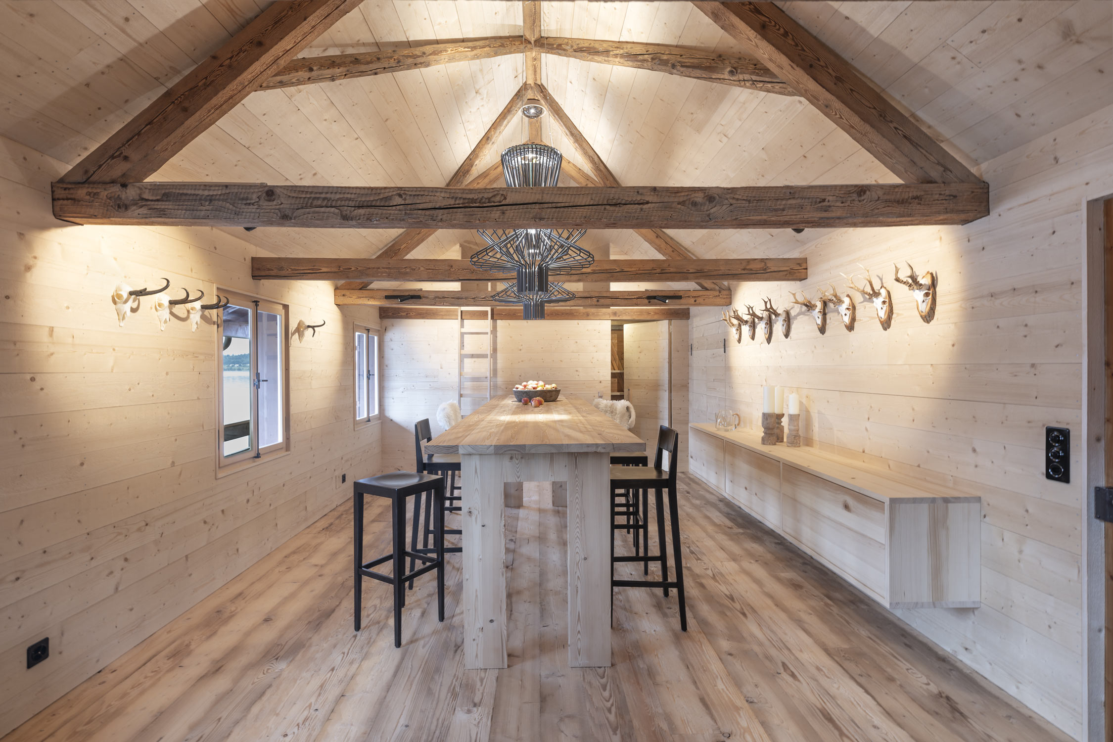 Bootshaus am Zugersee, Innenaufnahme, Holz, gemütlich, Tiny House, Architekturfotograf Regine Giesecke