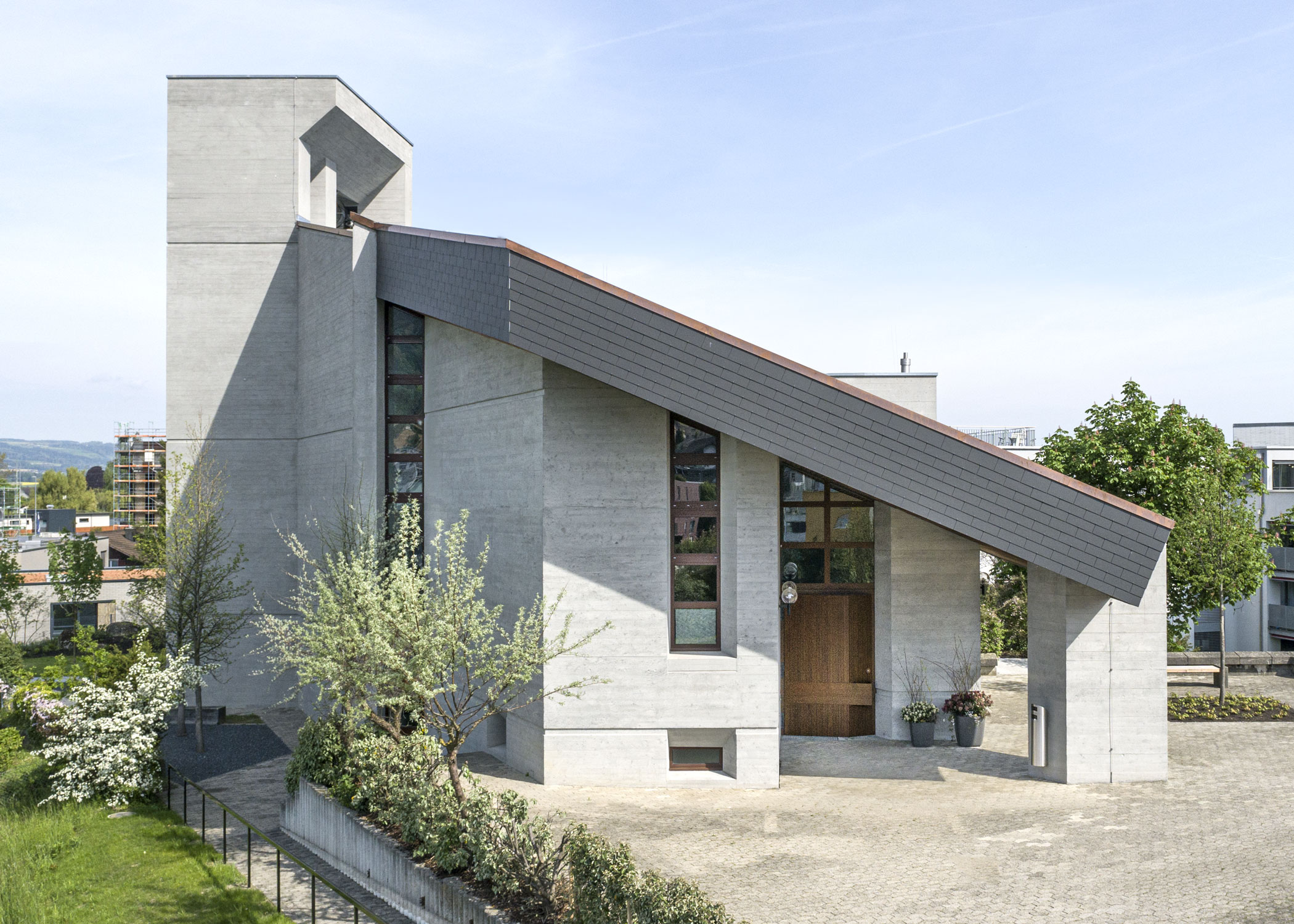 Reformierte Kirche Rotkreuz Aussenansicht Luftfotografie Regine Giesecke Architekturfotograf