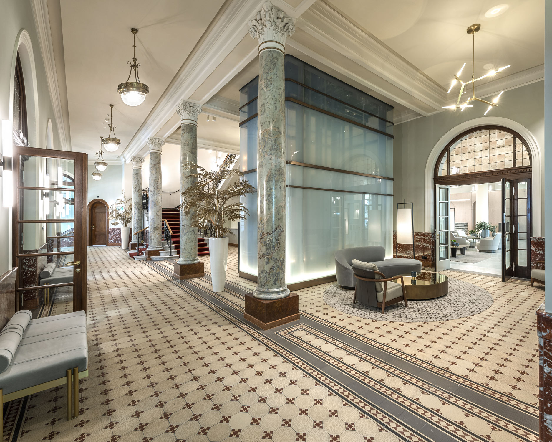 Halle Hotel-Kempinski-Engelberg fotografiert von Regine Giesecke