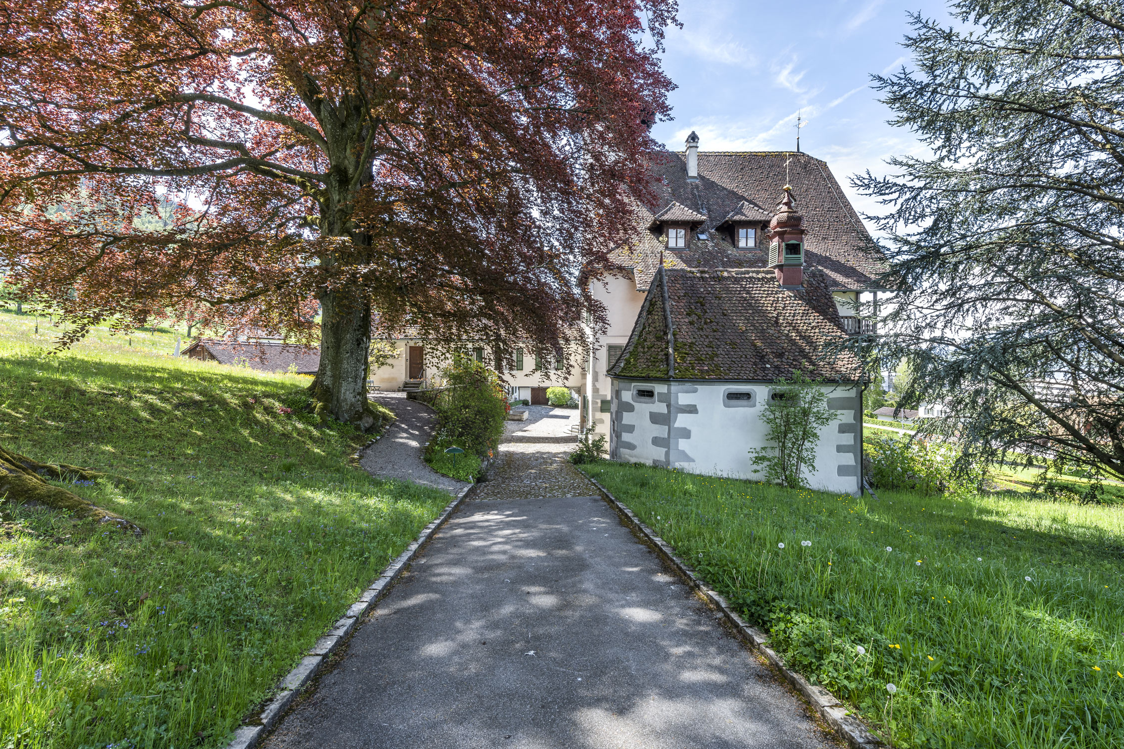 Zugang zum Zurlaubenhof fotografiert von Regine Giesecke
